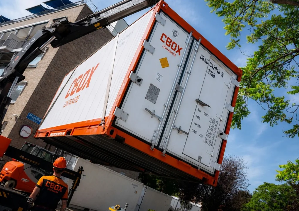 Refrigerated containers