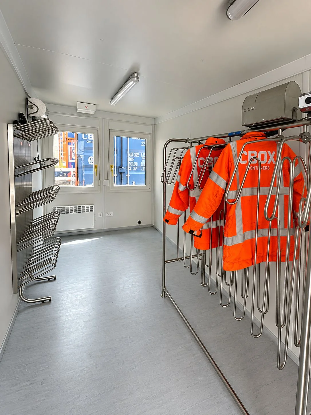 CBOX Offshore Drying Room Container equipped with a Pronomar drying system