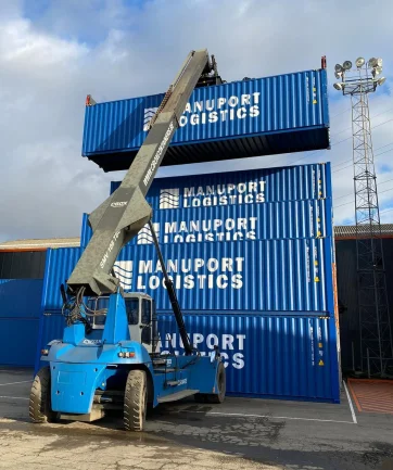 Container fleet Manuport Logistics